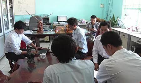 Phú[-]Yên:[-]nước[-]thải[-]của[-]doanh[-]nghiệp[-]có[-]giòi[-]bò[-]lúc[-]nhúc